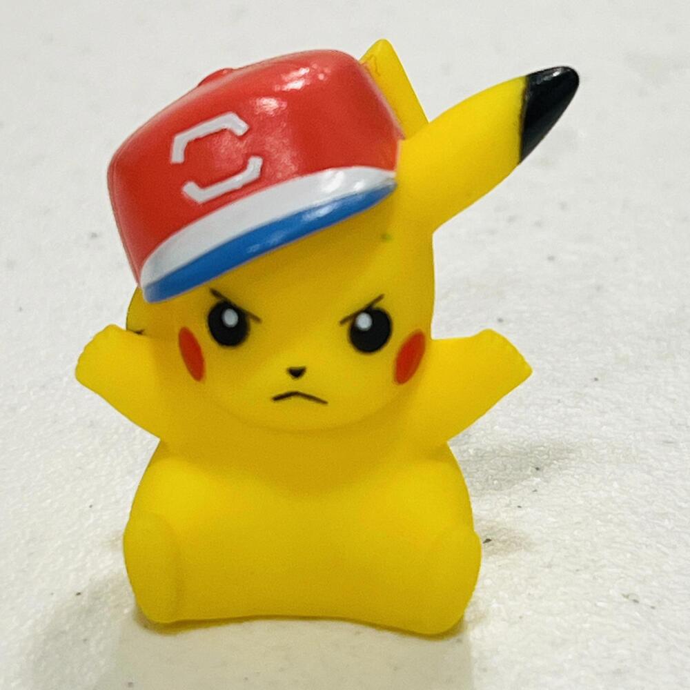 Pikachu AlolavHat Pokémon finger puppet Gotta Catch em All Nintendo Bandai 2017